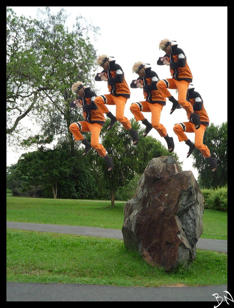 Клоны Наруто прыгают с камня
